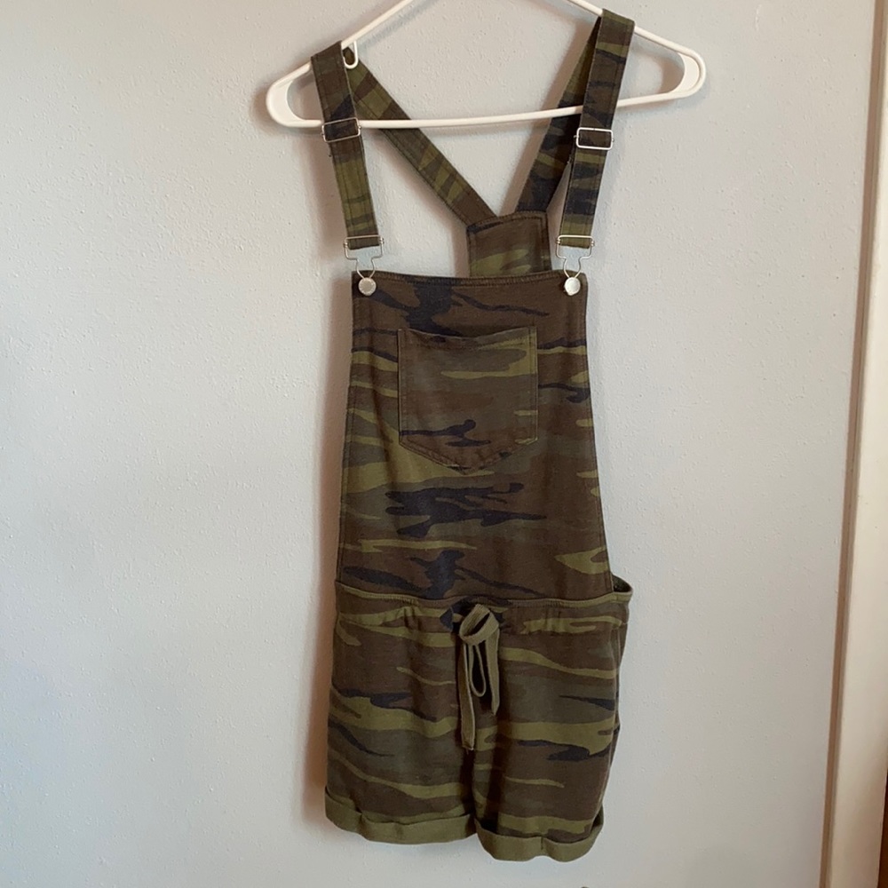 Z supply camp overalls w one back pocket SIZE SMALL